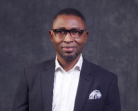 Dr Akinwumi Oke